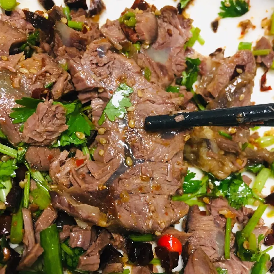 卤牛腱子肉成品图