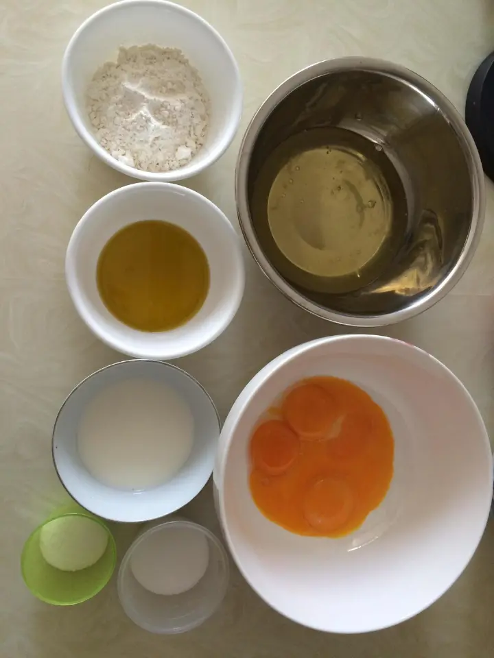 基础戚风蛋糕胚 第 3 步