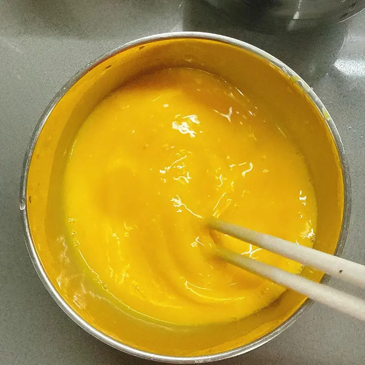 菌菇火腿炒鸡蛋 第 5 步