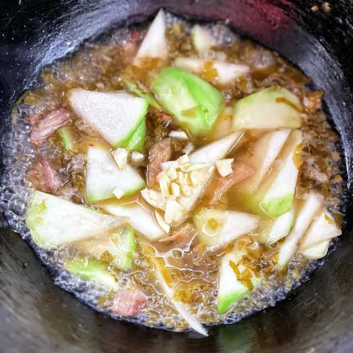 酸咸菜蒲瓜烧蛏子 第 4 步