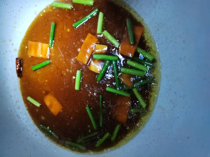 炸豆腐烧蒜苔 第 8 步