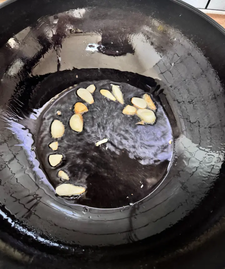 清炒枸杞丝瓜 第 2 步