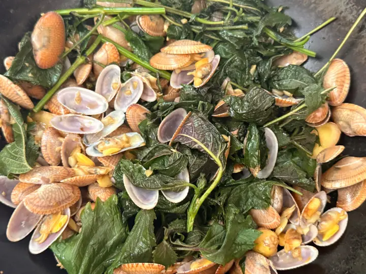 紫苏炒花甲 第 3 步