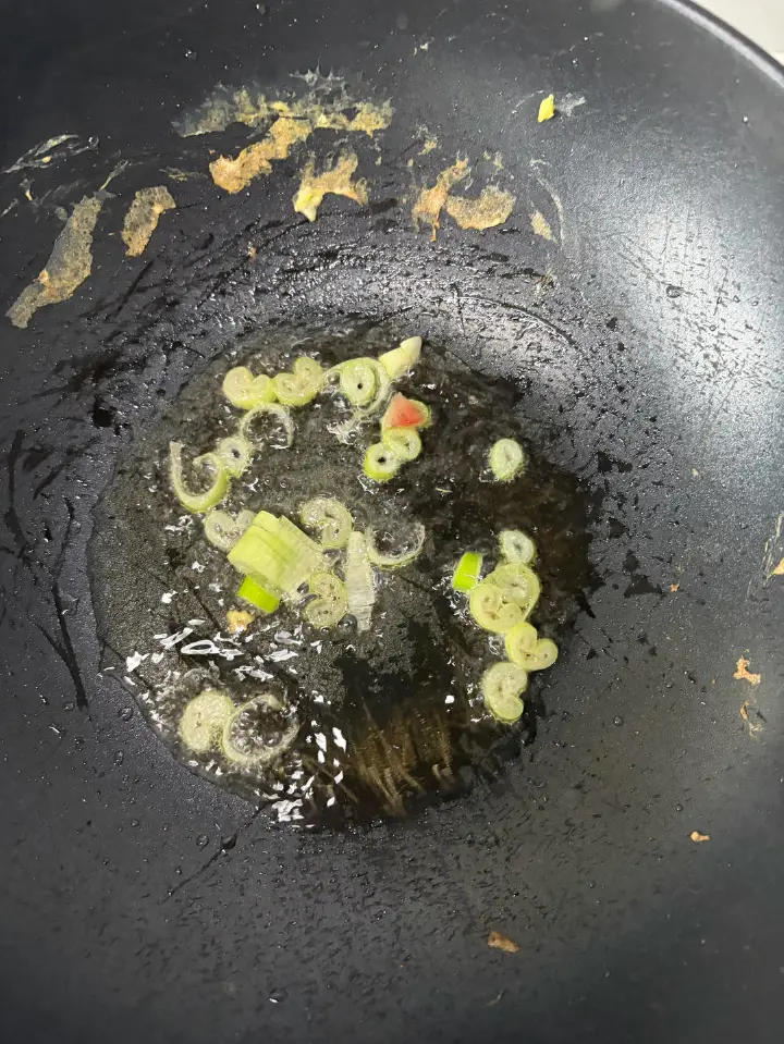 西红柿炒鸡蛋 第 7 步