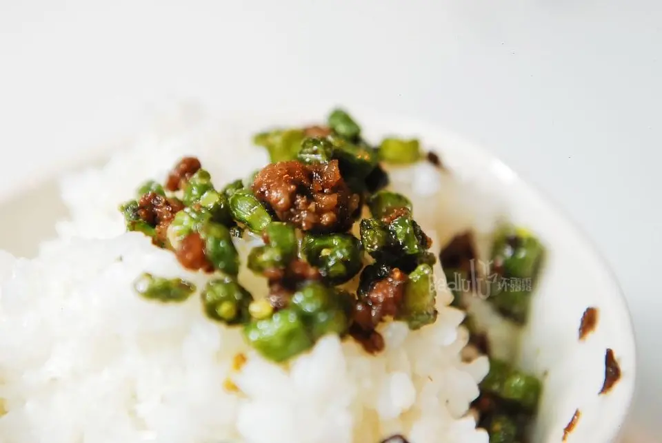肉臊炒豇豆成品图