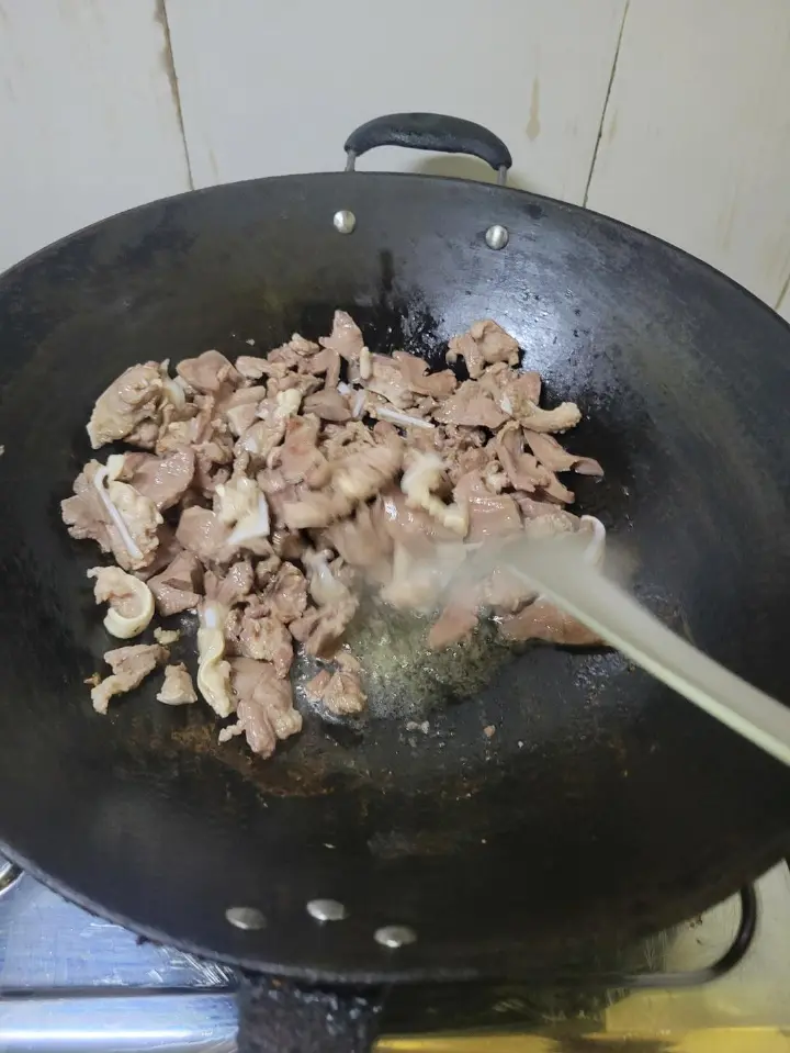 辣椒炒猪舌 第 2 步
