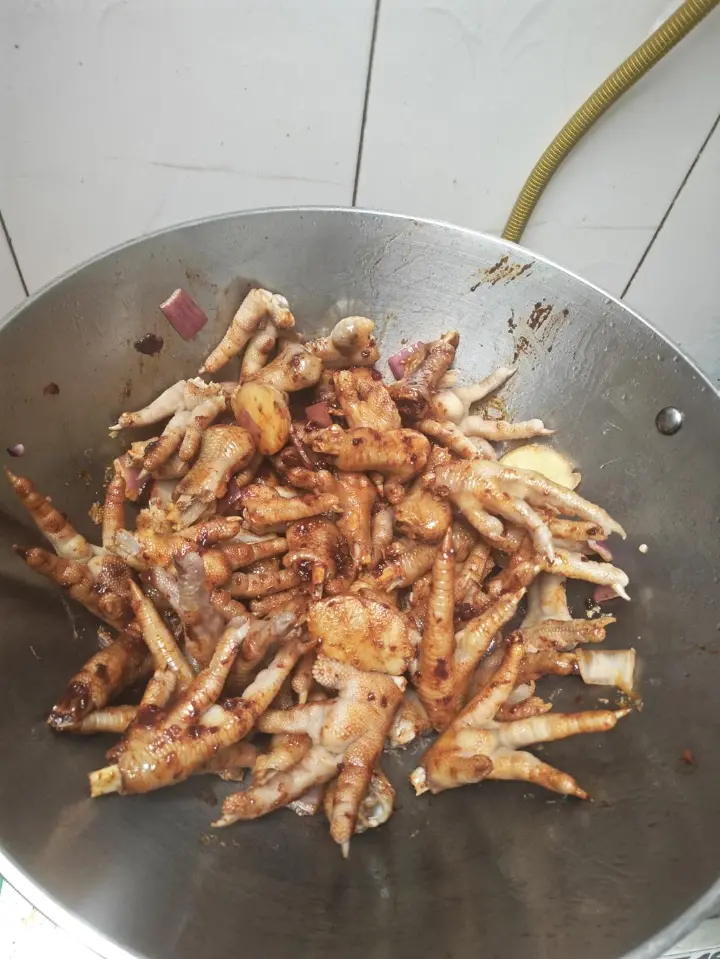 酱香鸡爪煲 第 7 步