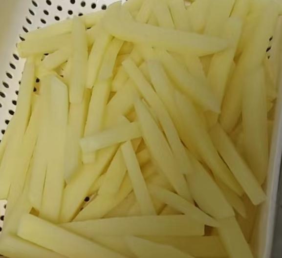 红烧土豆条 第 1 步
