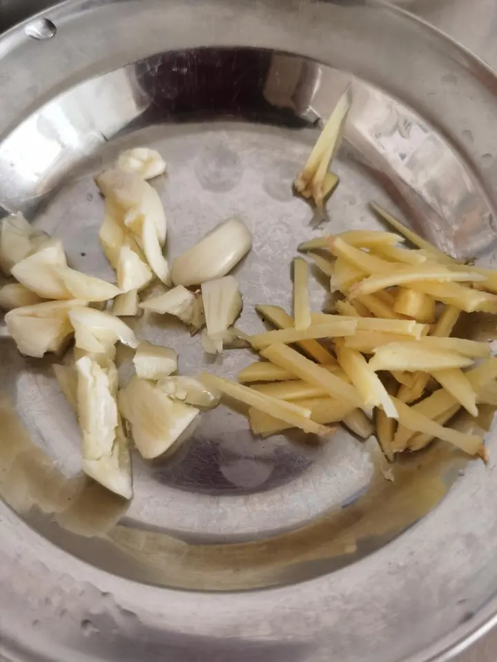 家常小炒肉 第 2 步