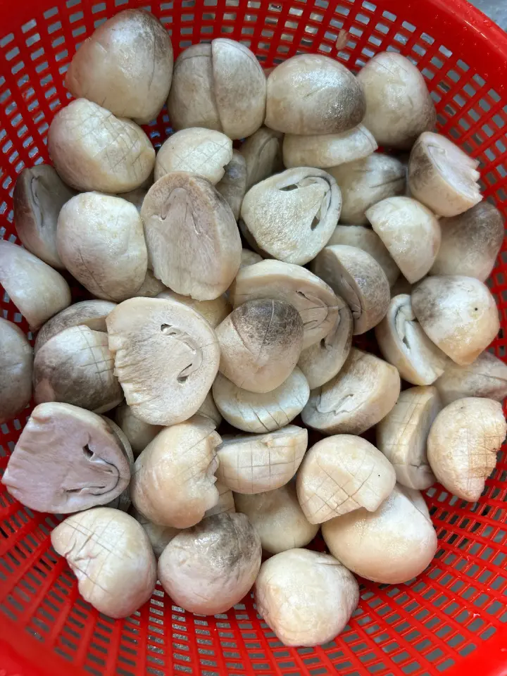 草菇炒牛肉 第 2 步