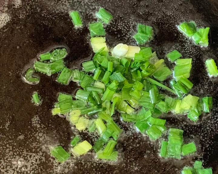 家常香菇炒鸡蛋 第 5 步