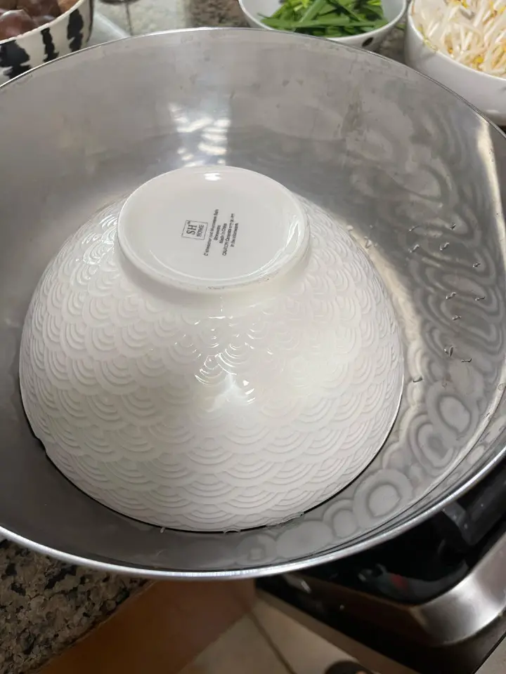 大排档风味韭菜豆芽炒米粉 第 6 步