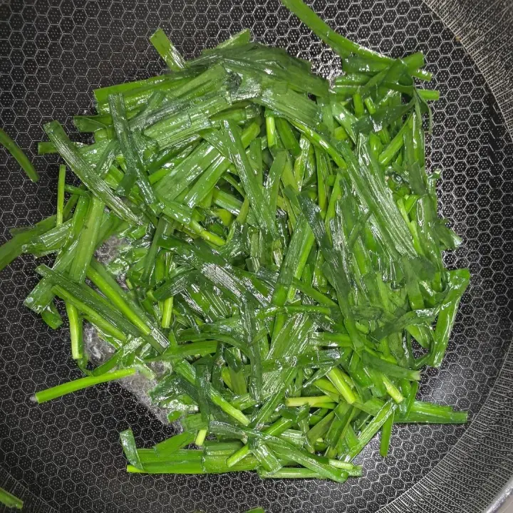 韭菜炒鸡蛋 第 5 步