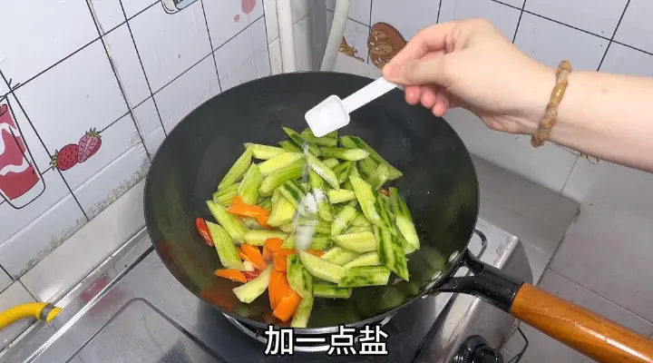 黄瓜炒牛肉 第 6 步