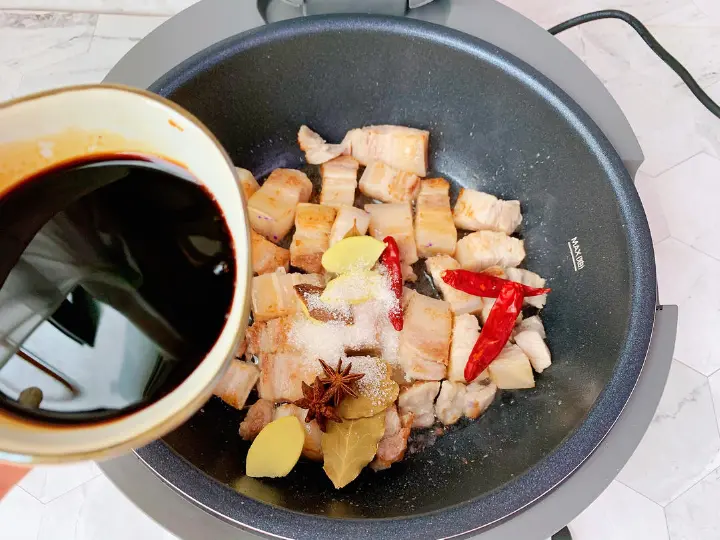 笋干红烧肉 第 7 步