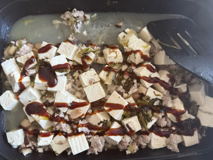 梅菜肉末烧豆腐 第 6 步