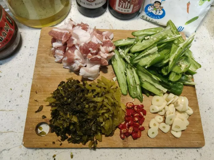 酸菜五花肉 第 2 步