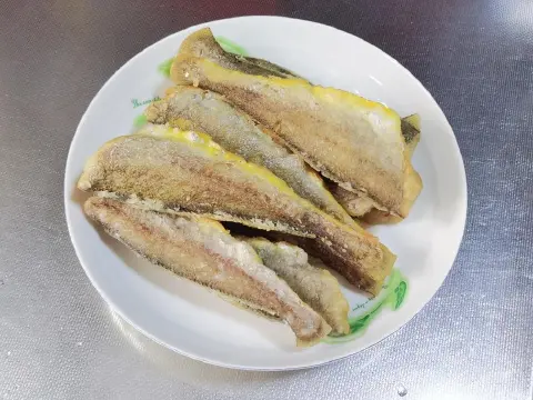 干煎小黄鱼与雪菜烧黄鱼