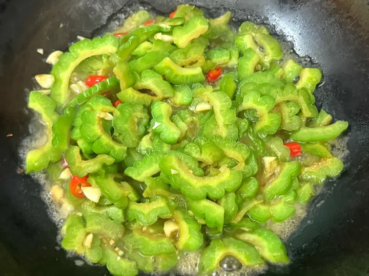 苦瓜炒牛肉 第 5 步
