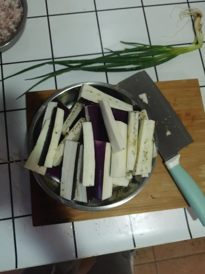 鱼香肉末茄子 第 1 步