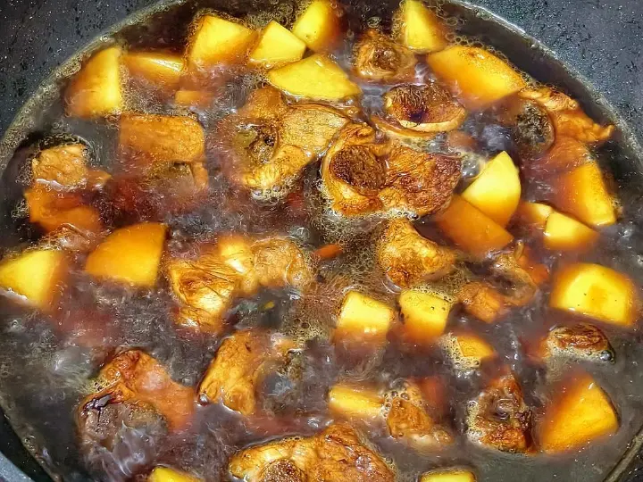 可乐土豆烧排骨 第 4 步
