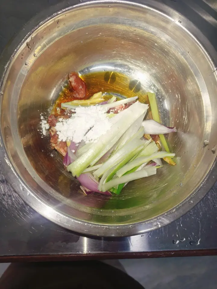 彩椒炒牛肉 第 4 步