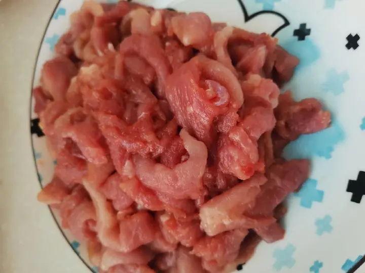 家常小炒肉 第 2 步