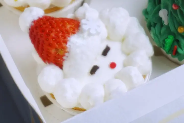 圣诞造型纸杯蛋糕 第 17 步