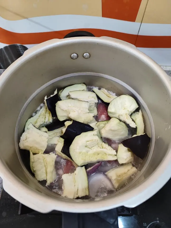 家常蔬菜乱炖 第 4 步