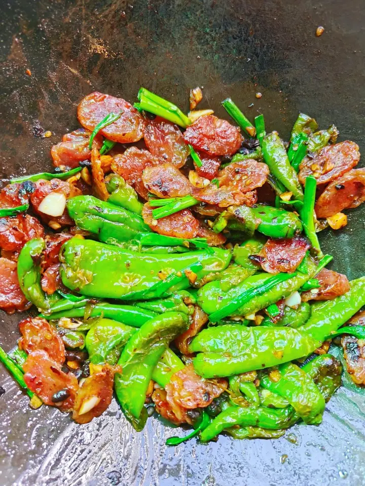豆豉腊肠炒樟树港辣椒 第 6 步