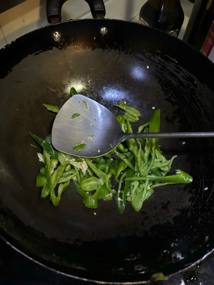 辣椒炒肉 第 1 步