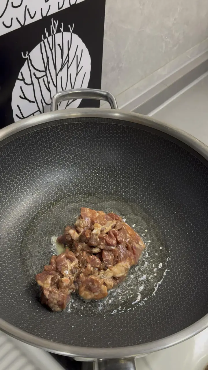 韭黄炒肉丝 第 1 步