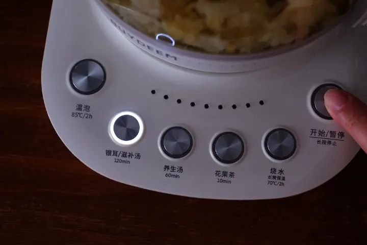 雪梨银耳汤与红枣莲子银耳羹 第 10 步