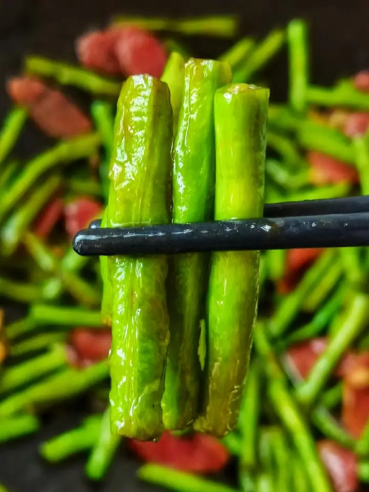 腊肠炒豆角 第 8 步