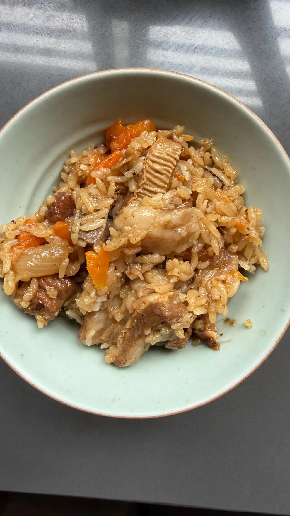 电饭煲羊肉焖饭成品图