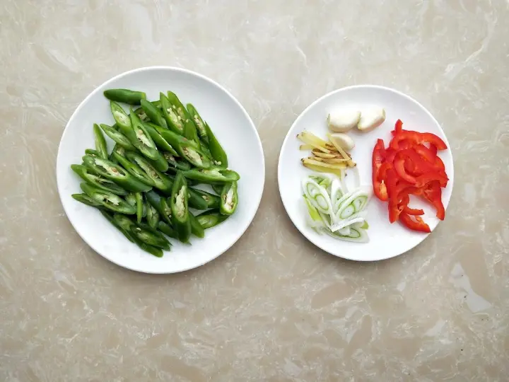 家常小炒肉 第 3 步