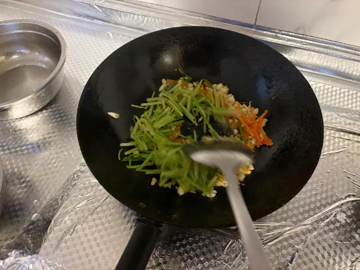 芹菜炒猪腰 第 12 步