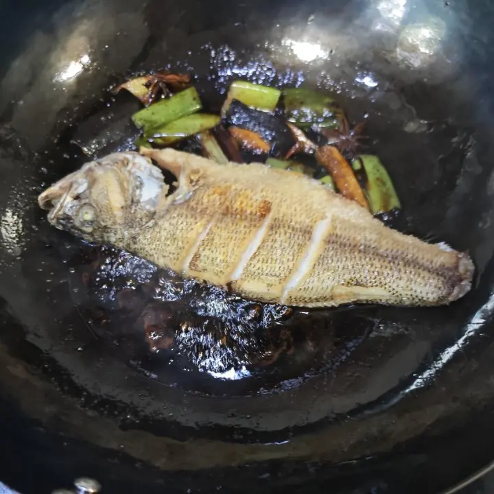 红烧鲈鱼 第 6 步