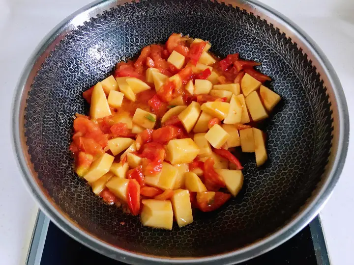 番茄土豆疙瘩汤 第 6 步