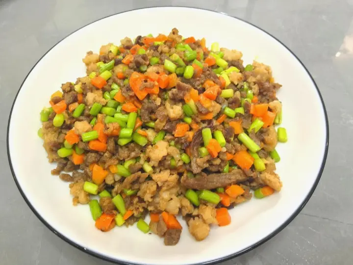 蒜苔炒肉粒 第 8 步
