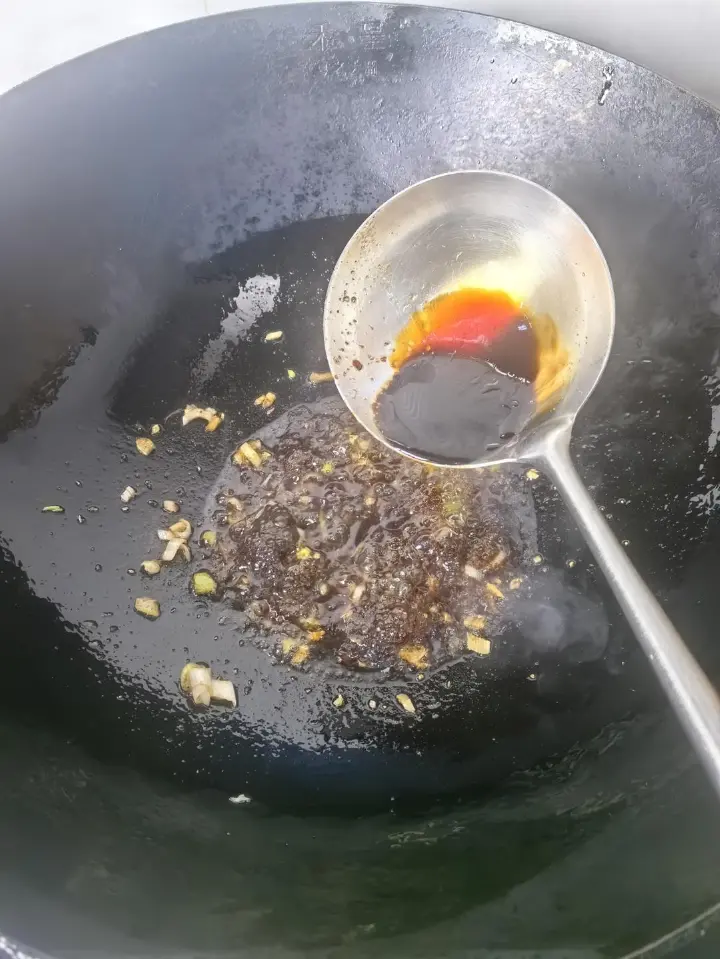肘子炖粉条 第 6 步