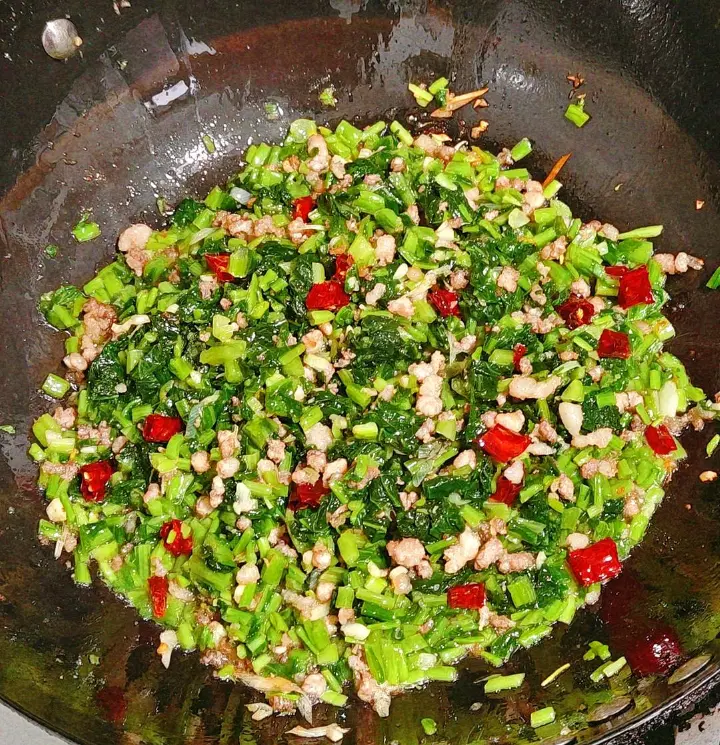 雪里蕻炒肉沫 第 5 步