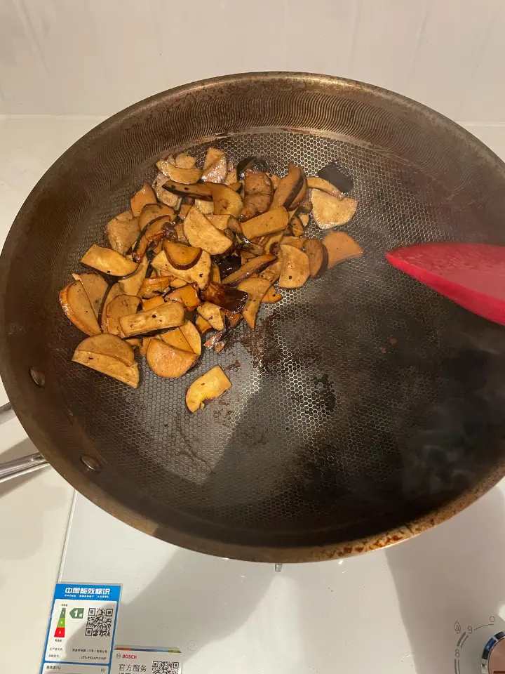 盐葱牛排炒牛肝菌 第 6 步