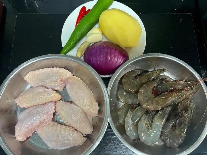 干锅鸡翅虾 第 1 步