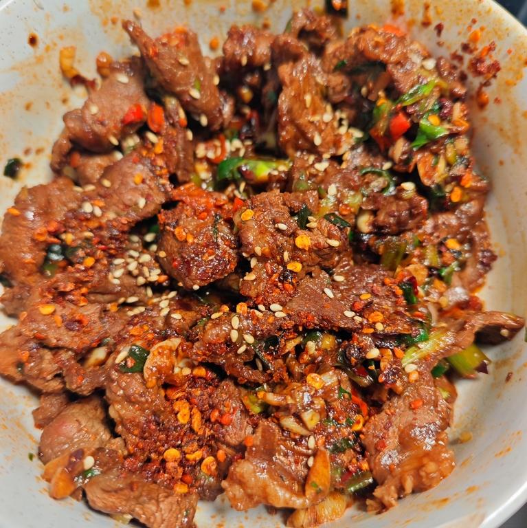 香辣炒牛肉成品图