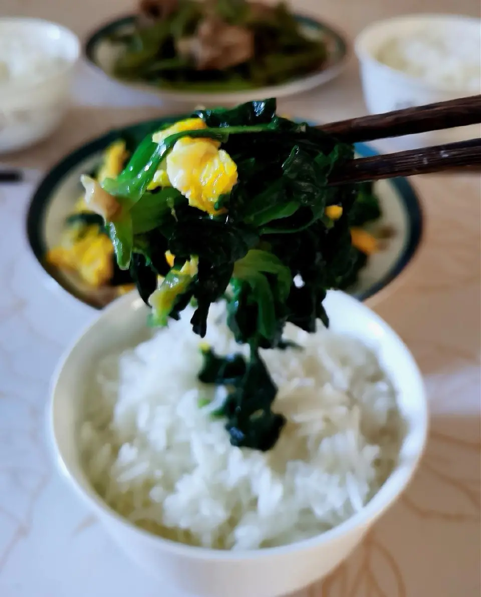 菠菜炒鸡蛋成品图