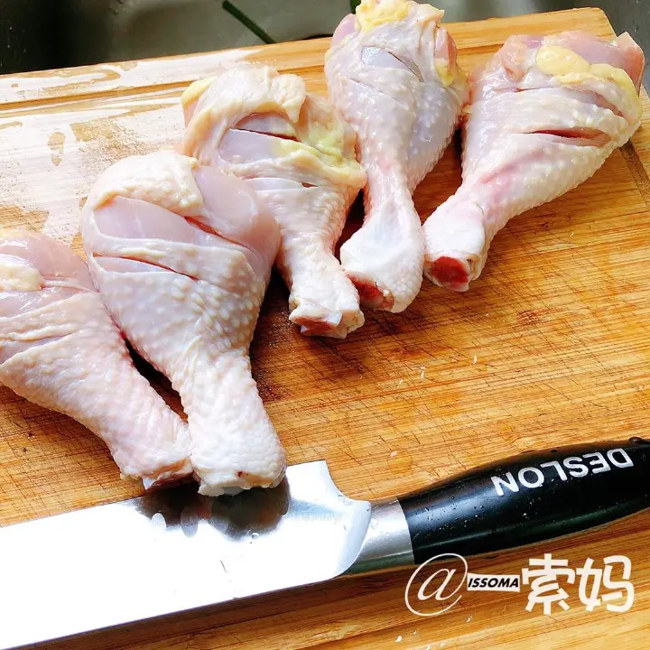 电饭锅焖鸡腿 第 1 步