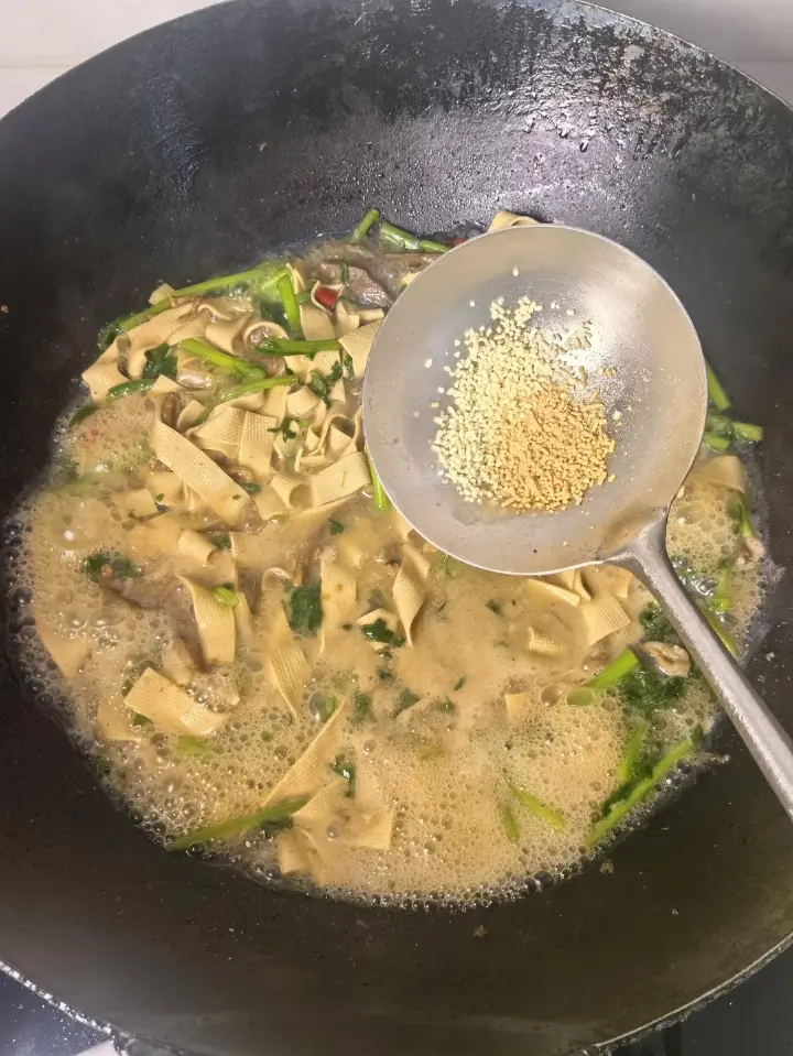 茼蒿炖干豆腐 第 14 步
