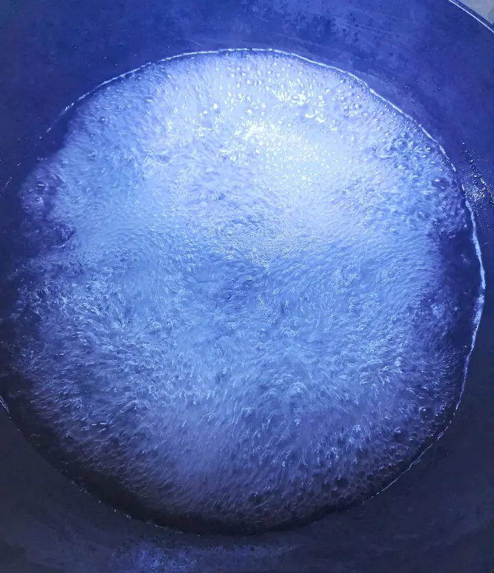 蒜香杭椒炒茄子 第 4 步