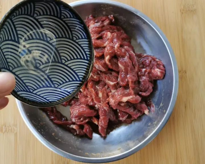 虫草花蒸牛肉 第 4 步